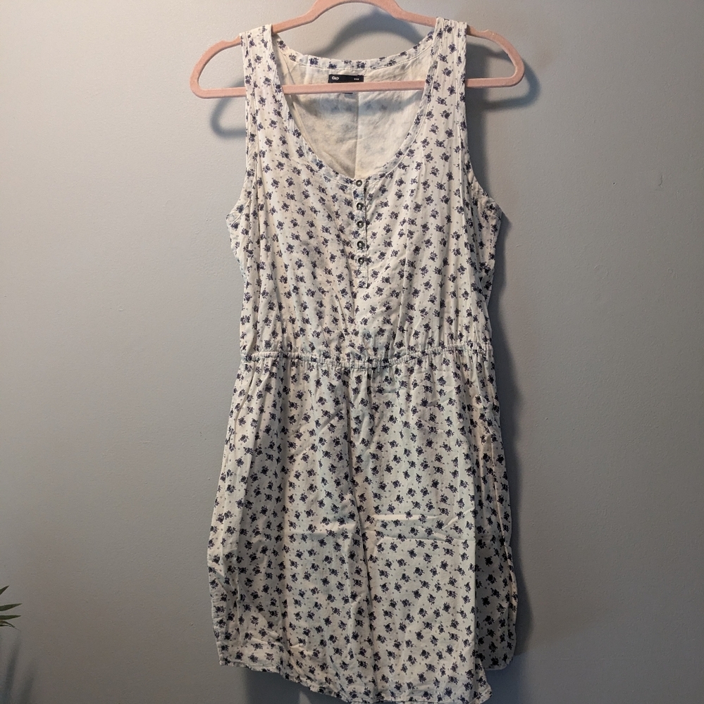 GAP Blue Floral Pattern Top